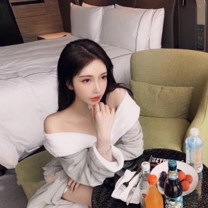 Capucine massage sexy coréenne à Dole, 39